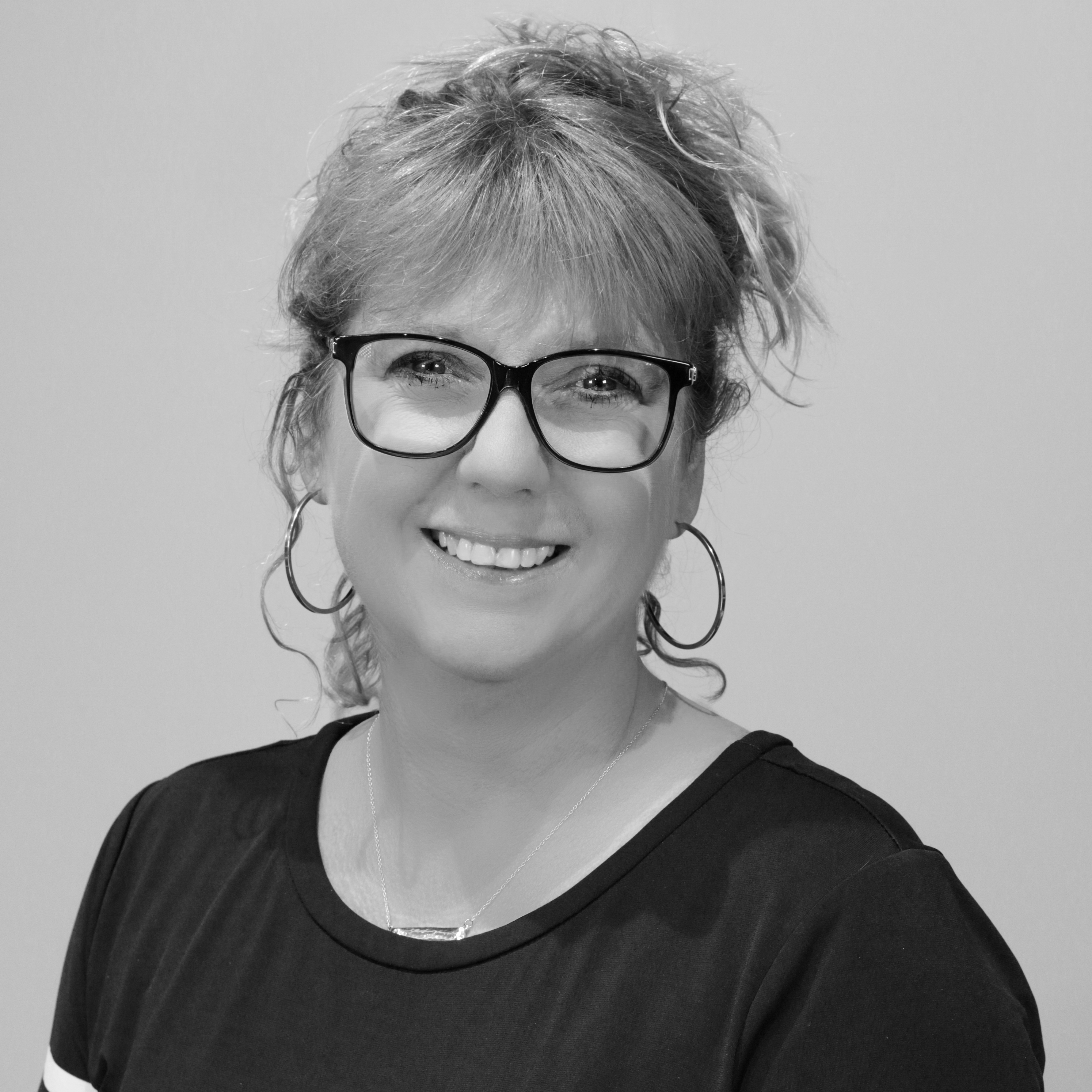 Paula Morones Headshot