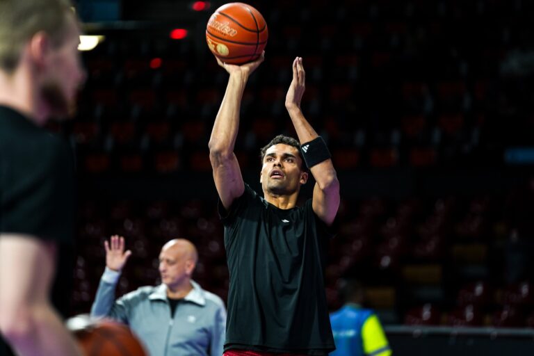 Arthrex Athlete: Oscar da Silva is back on the Court Thanks to Arthrex Innovation